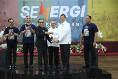 Wamen PANRB Hadiri Peluncuran Buku Kemenko PMK tentang Organisasi Cerdas dan Humanis 20260209 WAMEN Launching Buku Membangun Organisasi Cerdas dan Humanis 107 Cerita dari Kemenko PMK di Tahun 2025 18