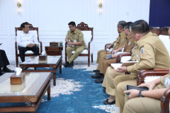 Wakil Menteri PANRB Tinjau Pemulihan Pelayanan Publik di Sumatra Utara 20260223 Audiensi dengan Gubernur Sumut 12